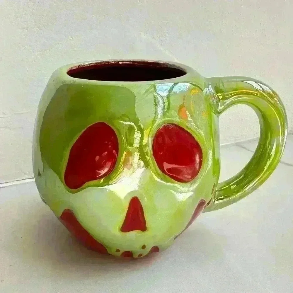 Disney’s Villains Snow White Wicked Queen Poison Apple Luster Mug/Cup